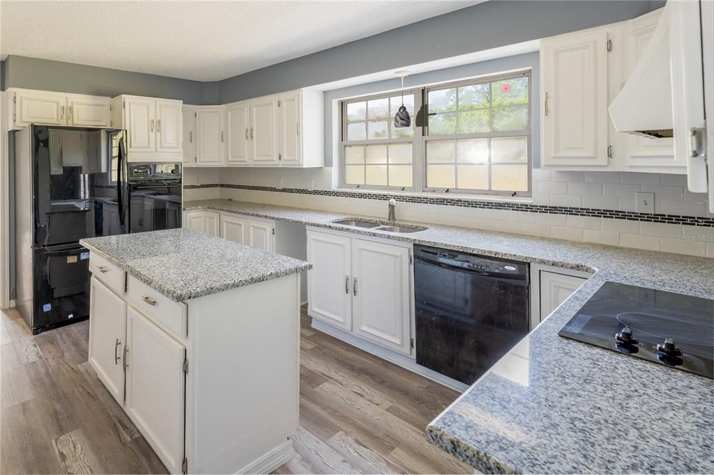 待售: $424,900 (5 贝兹, 3 浴室, 2520 平方英尺)