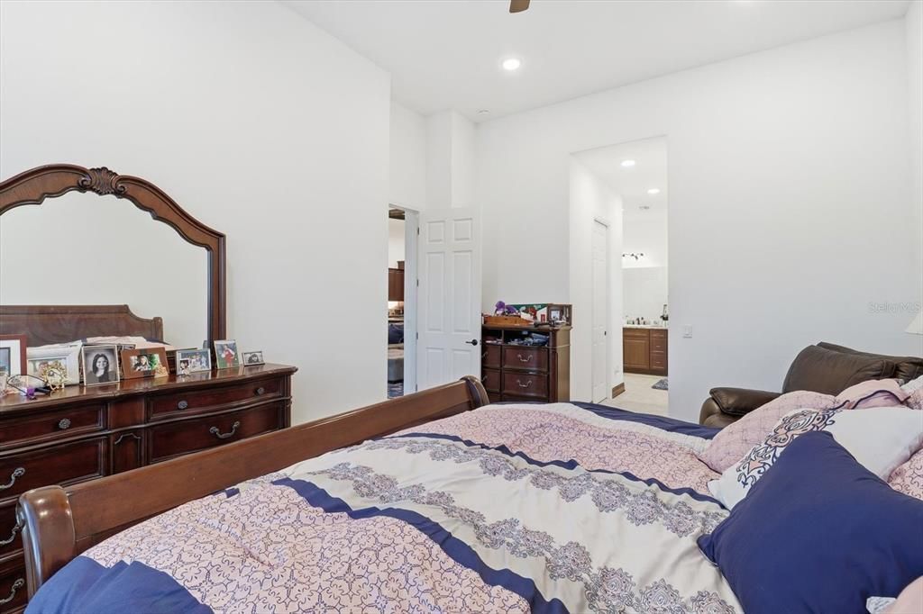 待售: $750,000 (3 贝兹, 2 浴室, 1972 平方英尺)