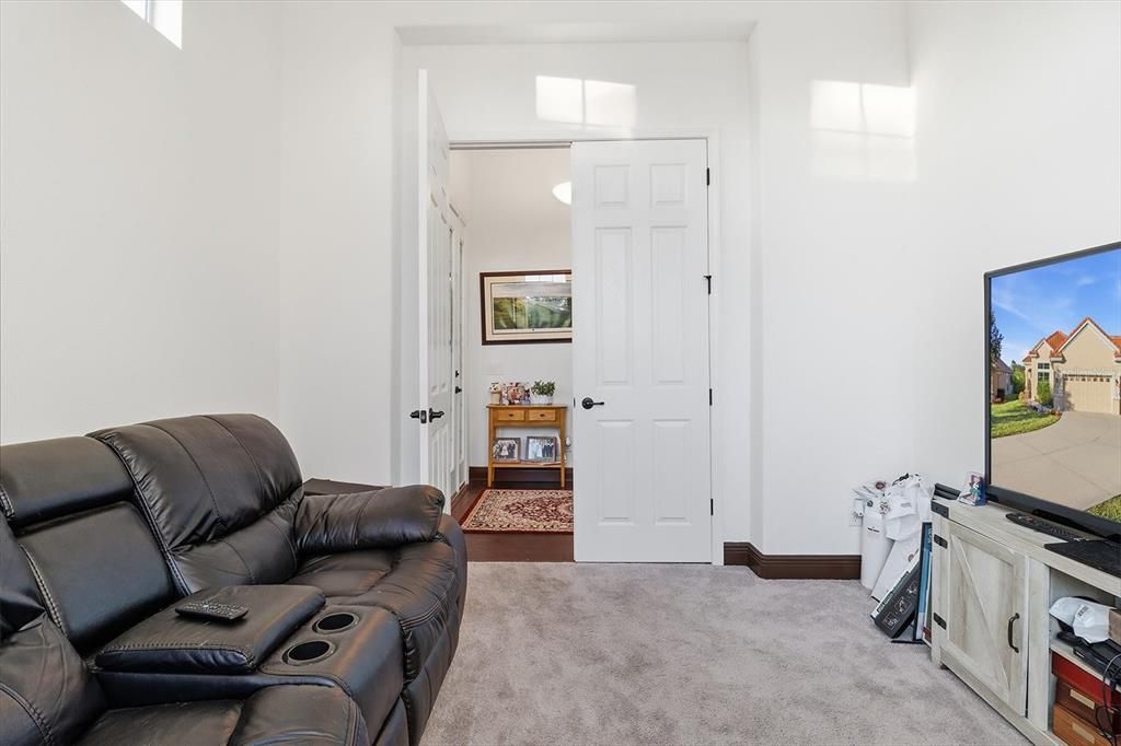 待售: $750,000 (3 贝兹, 2 浴室, 1972 平方英尺)