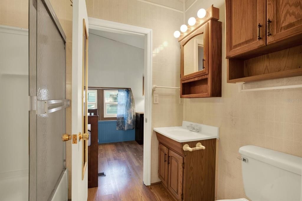 For Sale: $145,000 (2 beds, 2 baths, 896 Square Feet)