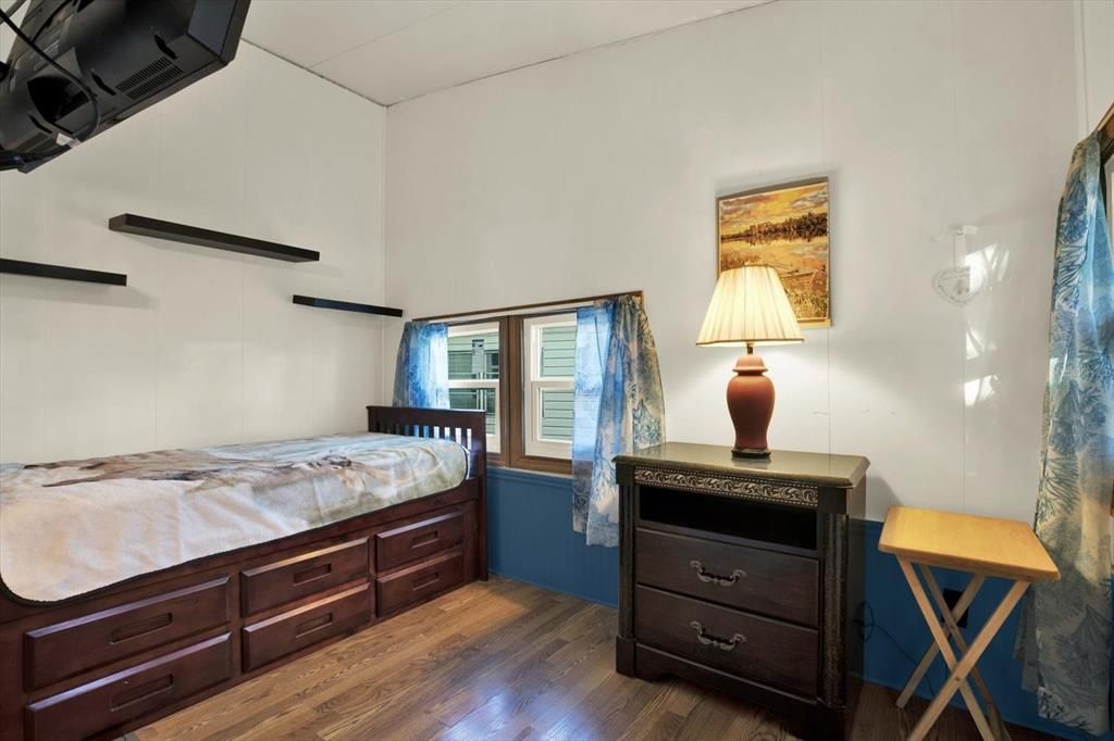 For Sale: $145,000 (2 beds, 2 baths, 896 Square Feet)