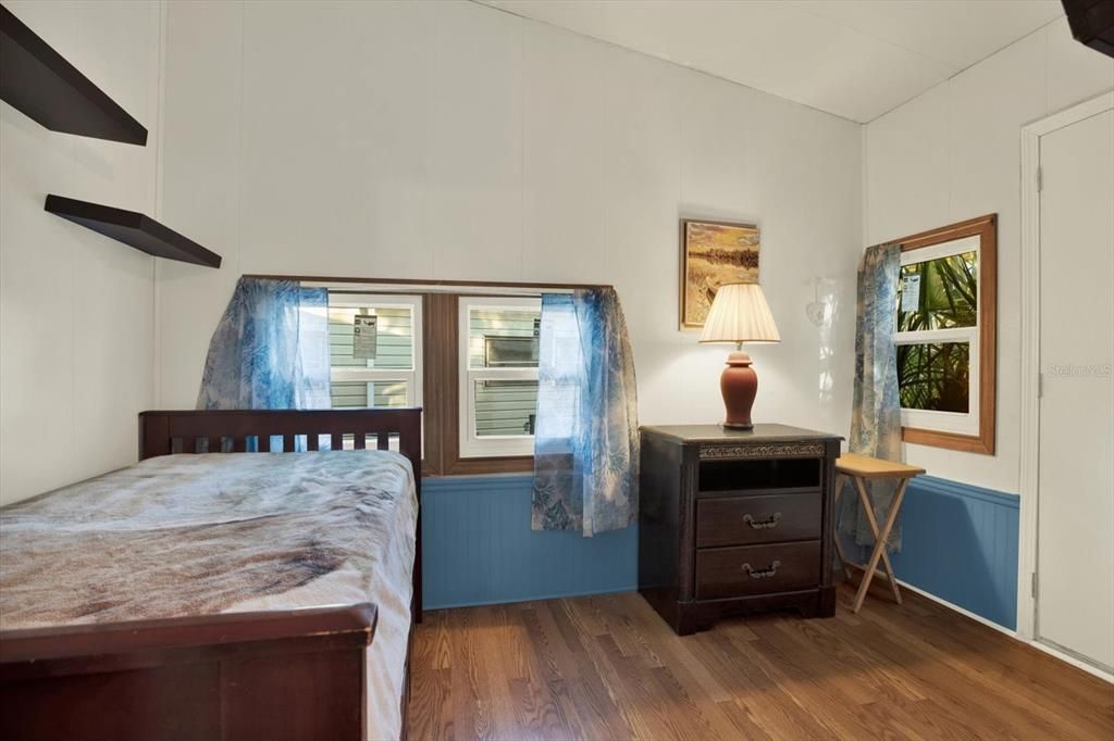 For Sale: $145,000 (2 beds, 2 baths, 896 Square Feet)