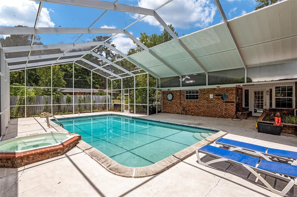 For Sale: $640,000 (5 beds, 4 baths, 3403 Square Feet)