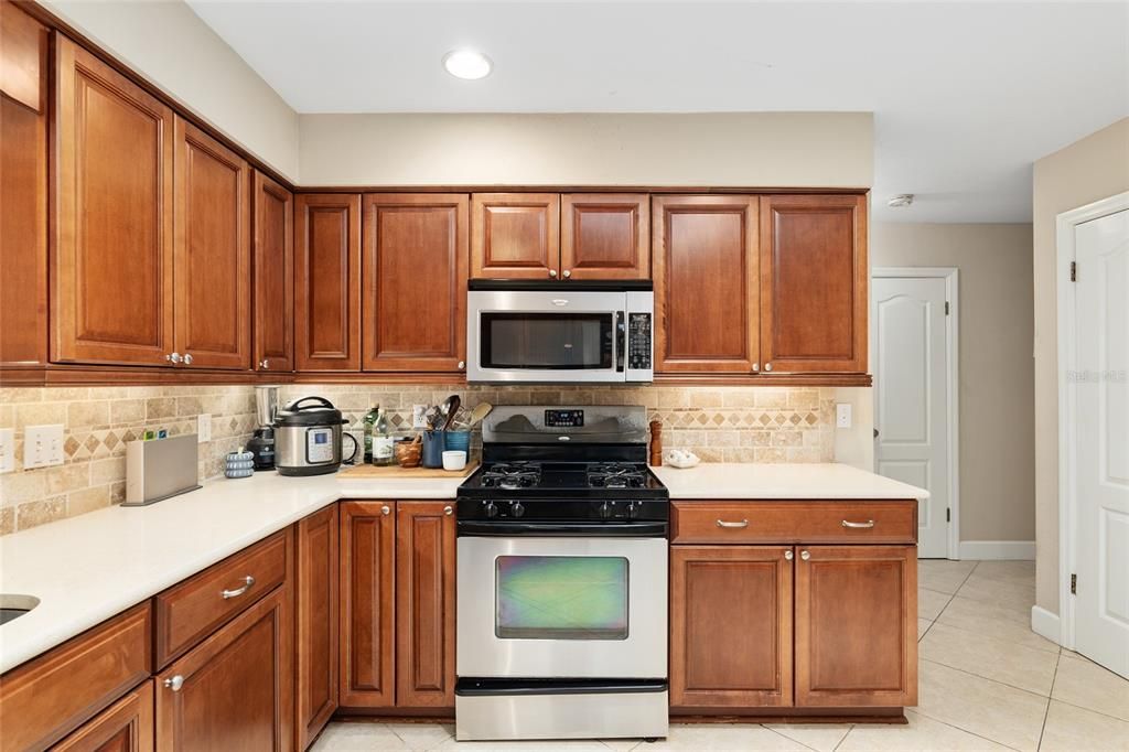 For Sale: $640,000 (5 beds, 4 baths, 3403 Square Feet)