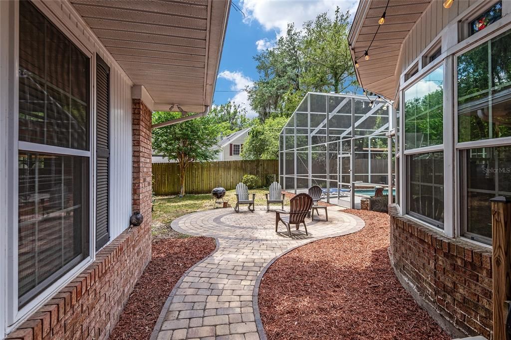 For Sale: $640,000 (5 beds, 4 baths, 3403 Square Feet)