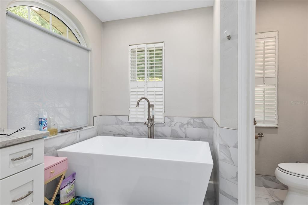 For Sale: $640,000 (5 beds, 4 baths, 3403 Square Feet)