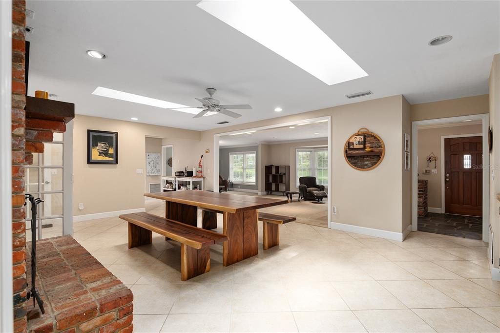 For Sale: $640,000 (5 beds, 4 baths, 3403 Square Feet)