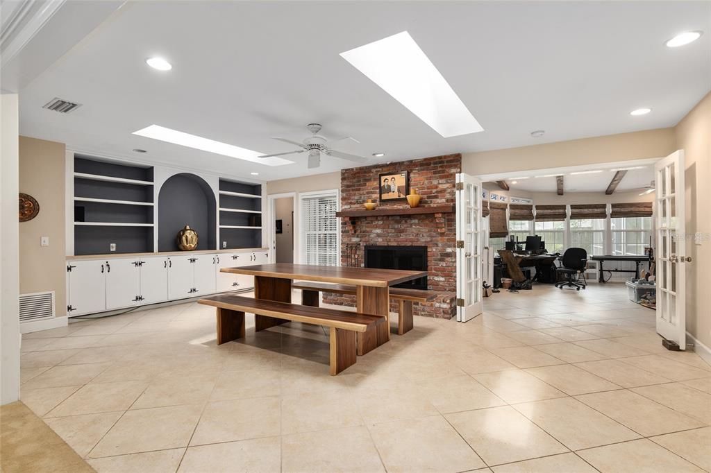 For Sale: $640,000 (5 beds, 4 baths, 3403 Square Feet)