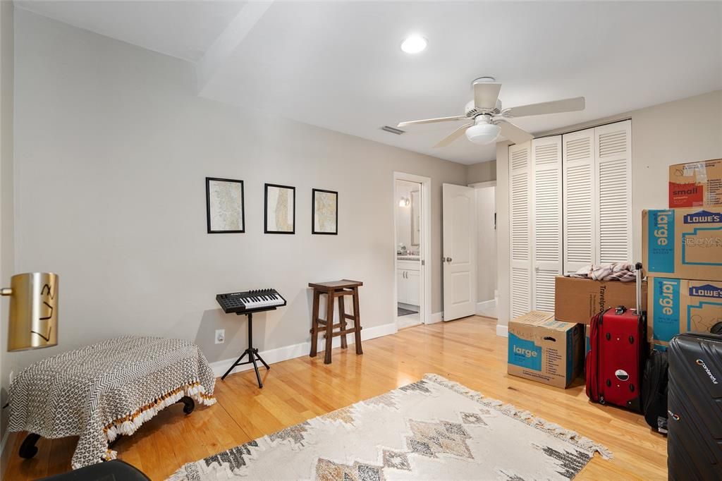 For Sale: $640,000 (5 beds, 4 baths, 3403 Square Feet)