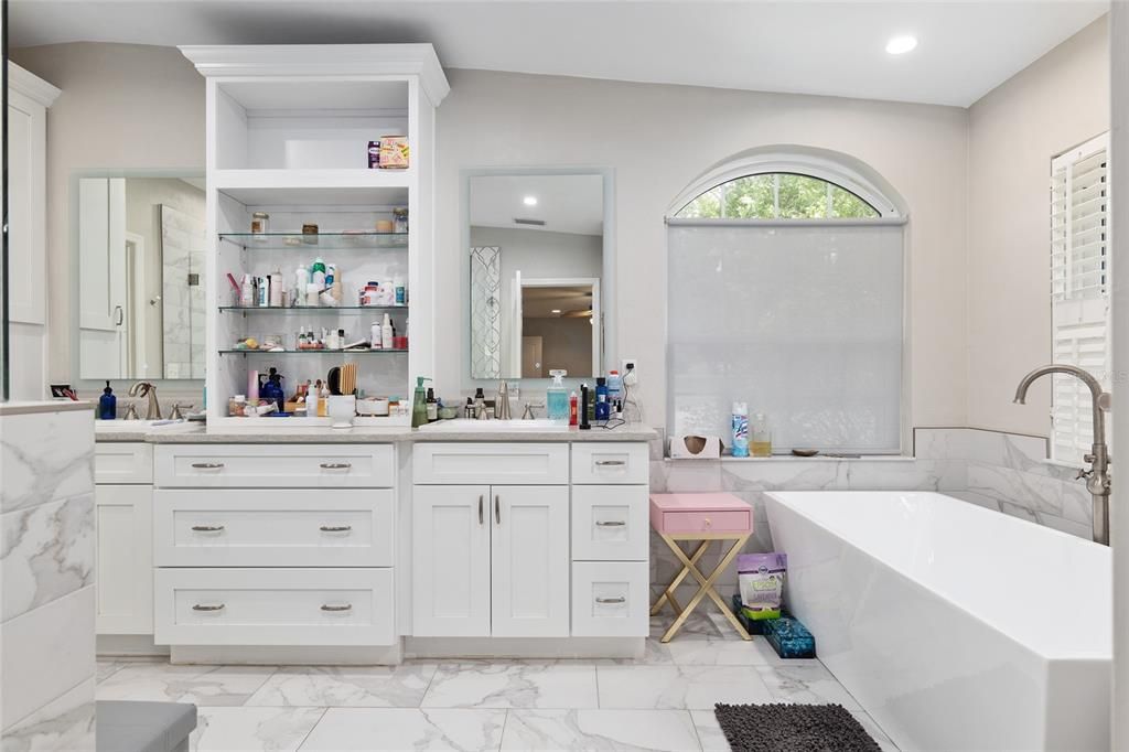 For Sale: $640,000 (5 beds, 4 baths, 3403 Square Feet)