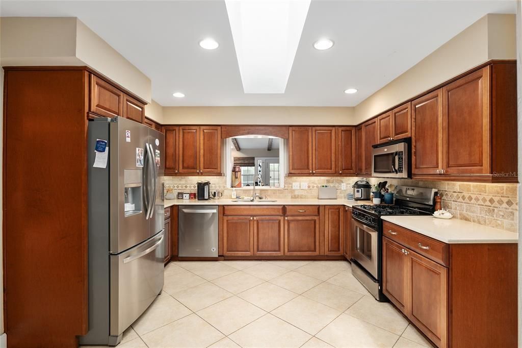 For Sale: $640,000 (5 beds, 4 baths, 3403 Square Feet)