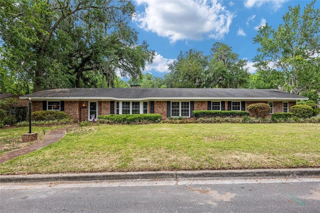 For Sale: $640,000 (5 beds, 4 baths, 3403 Square Feet)