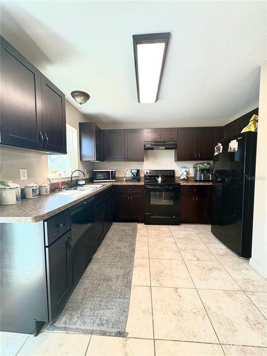 For Sale: $272,990 (3 beds, 2 baths, 1332 Square Feet)