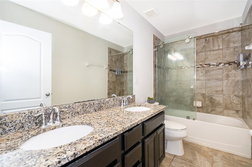 В аренду: $2,500 (5 спален, 2 ванн, 2808 Квадратных фут)