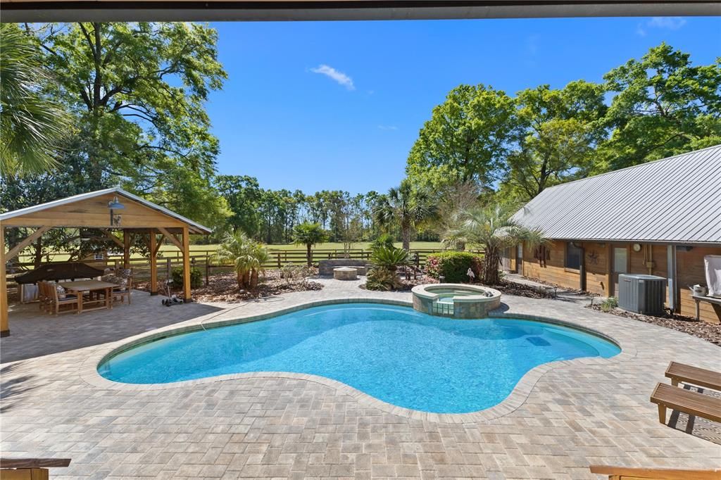 На продажу: $1,800,000 (5 спален, 4 ванн, 6223 Квадратных фут)