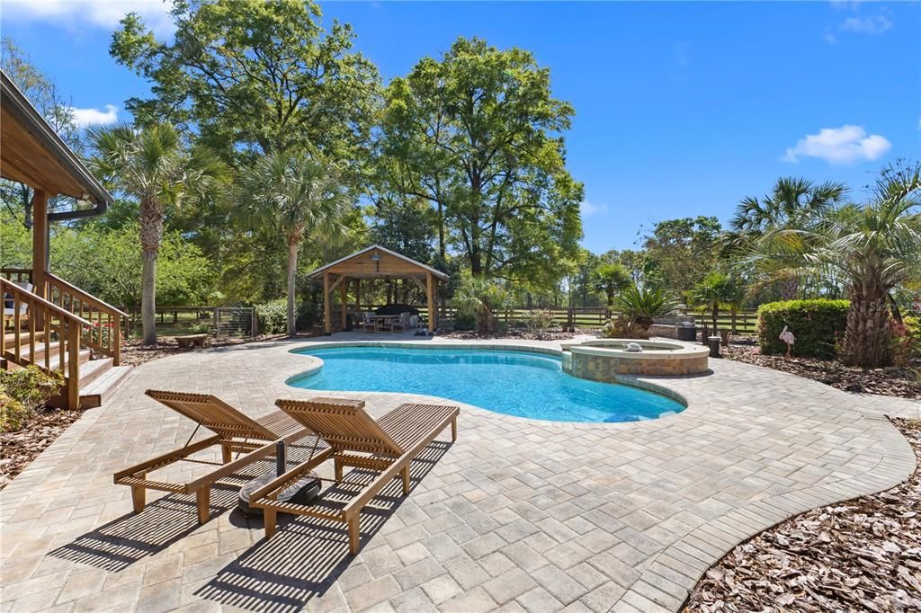 На продажу: $1,800,000 (5 спален, 4 ванн, 6223 Квадратных фут)