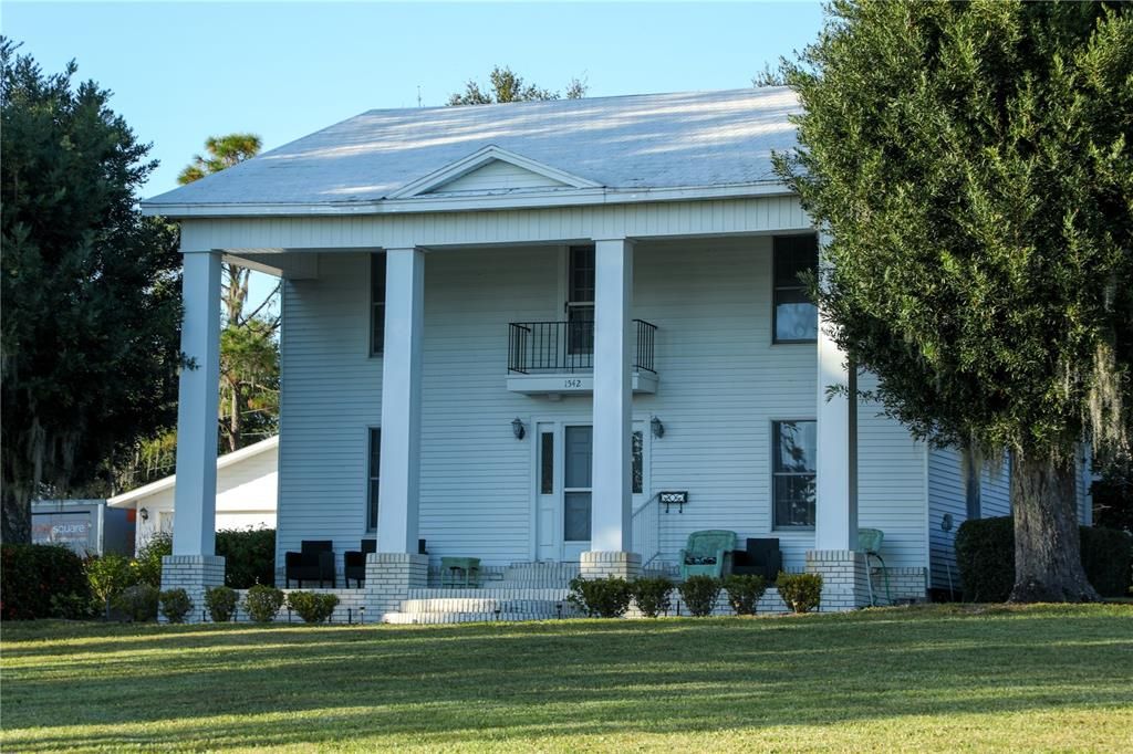 En Venta: $750,000 (4 camas, 2 baños, 2405 Pies cuadrados)