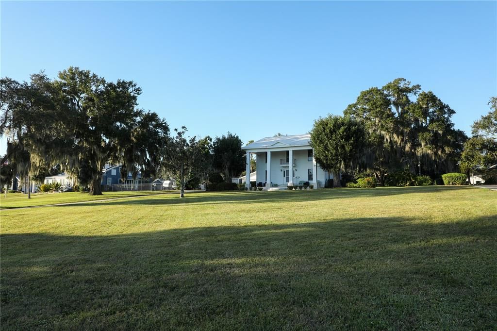 En Venta: $750,000 (4 camas, 2 baños, 2405 Pies cuadrados)