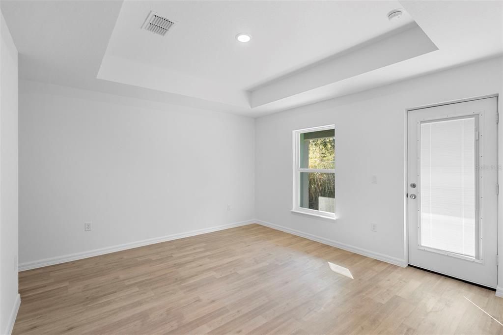 For Sale: $269,000 (3 beds, 2 baths, 1277 Square Feet)