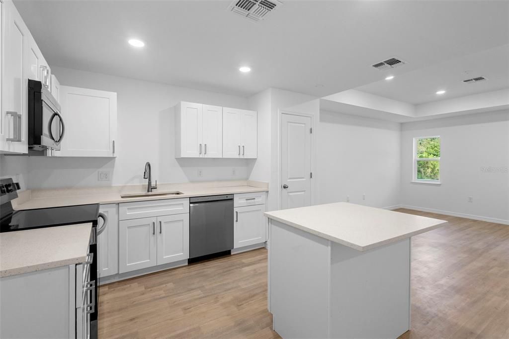 For Sale: $269,000 (3 beds, 2 baths, 1277 Square Feet)