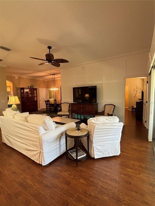 En Venta: $414,900 (3 camas, 2 baños, 1723 Pies cuadrados)