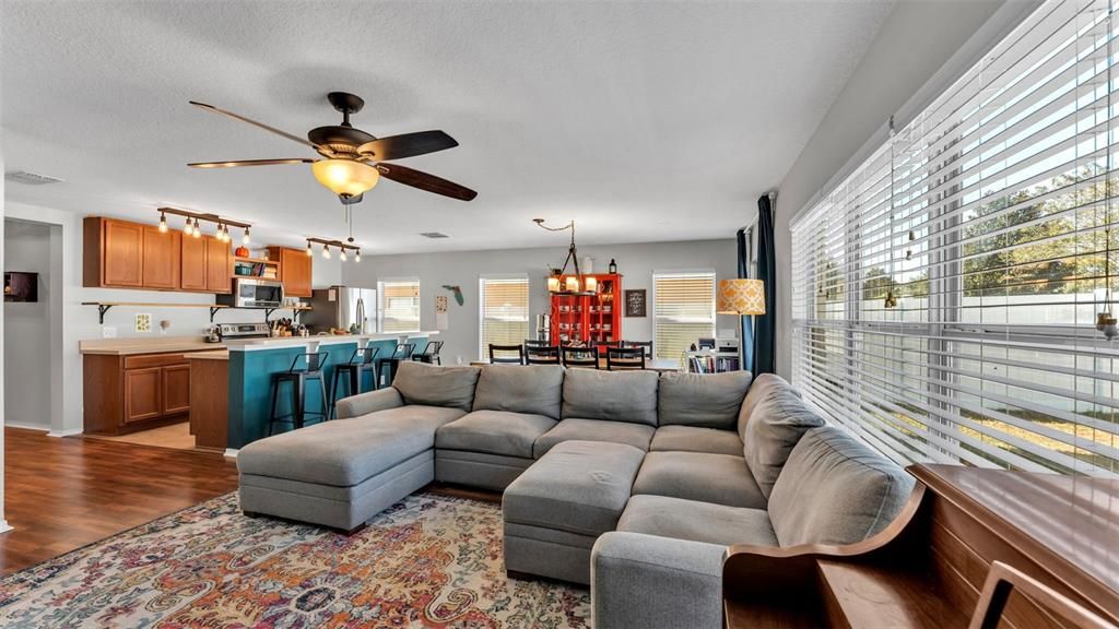 En Venta: $339,900 (3 camas, 2 baños, 1707 Pies cuadrados)