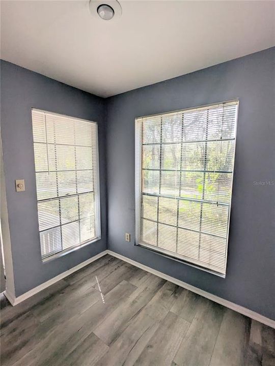 For Sale: $143,000 (1 beds, 1 baths, 684 Square Feet)