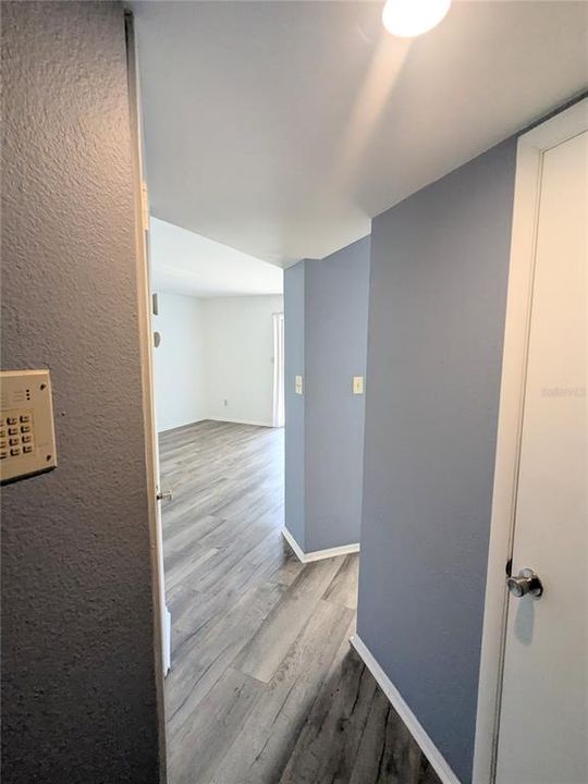 For Sale: $143,000 (1 beds, 1 baths, 684 Square Feet)