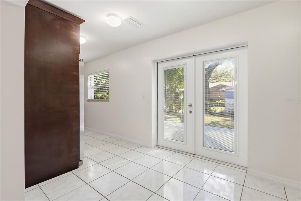 В аренду: $2,300 (3 спален, 2 ванн, 1595 Квадратных фут)