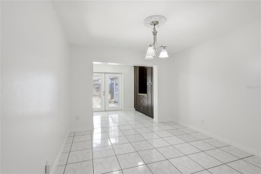 В аренду: $2,300 (3 спален, 2 ванн, 1595 Квадратных фут)