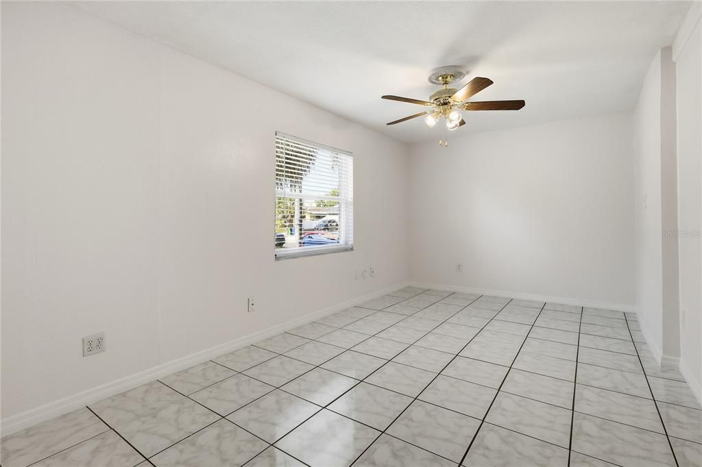 В аренду: $2,300 (3 спален, 2 ванн, 1595 Квадратных фут)