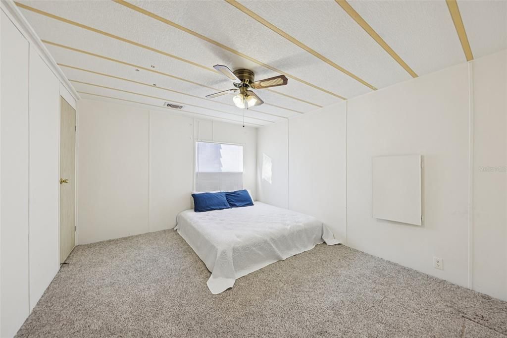 For Sale: $121,000 (2 beds, 2 baths, 1243 Square Feet)