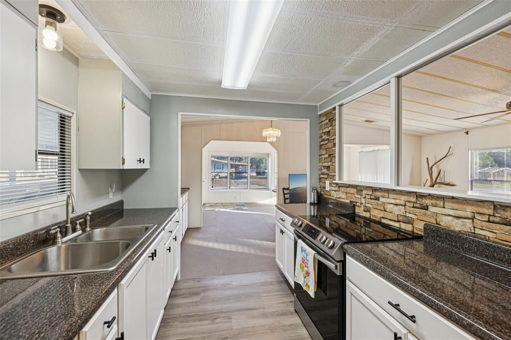 For Sale: $121,000 (2 beds, 2 baths, 1243 Square Feet)