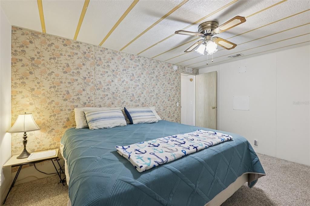 For Sale: $121,000 (2 beds, 2 baths, 1243 Square Feet)