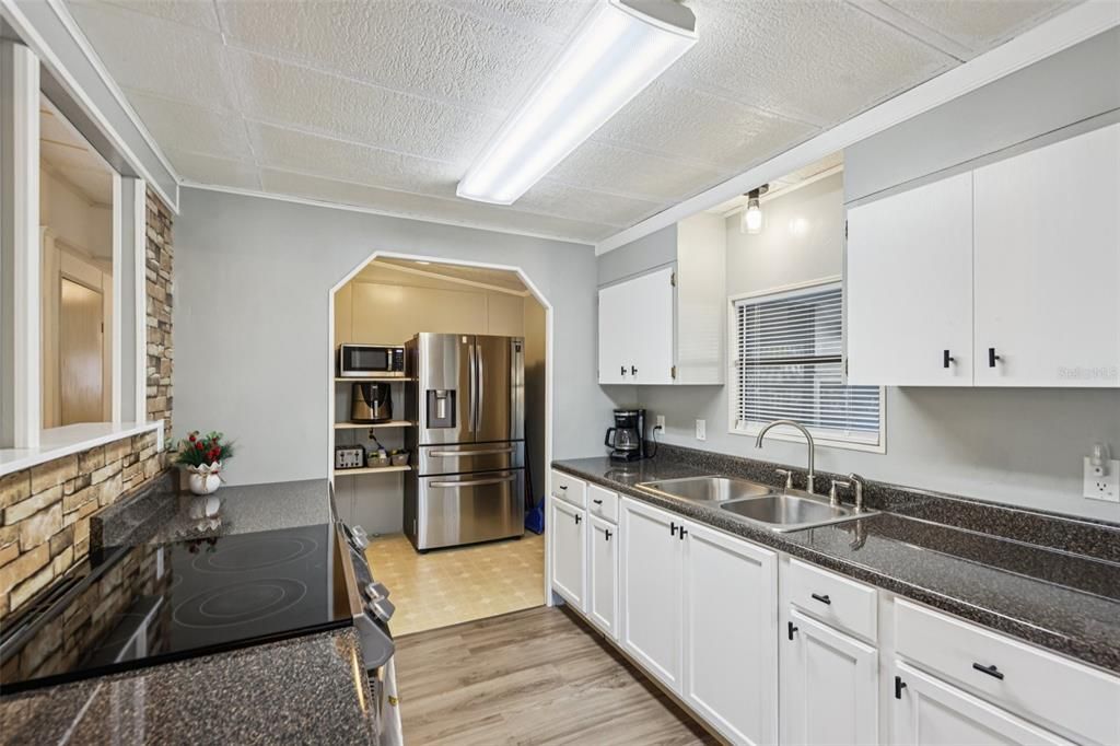 For Sale: $121,000 (2 beds, 2 baths, 1243 Square Feet)