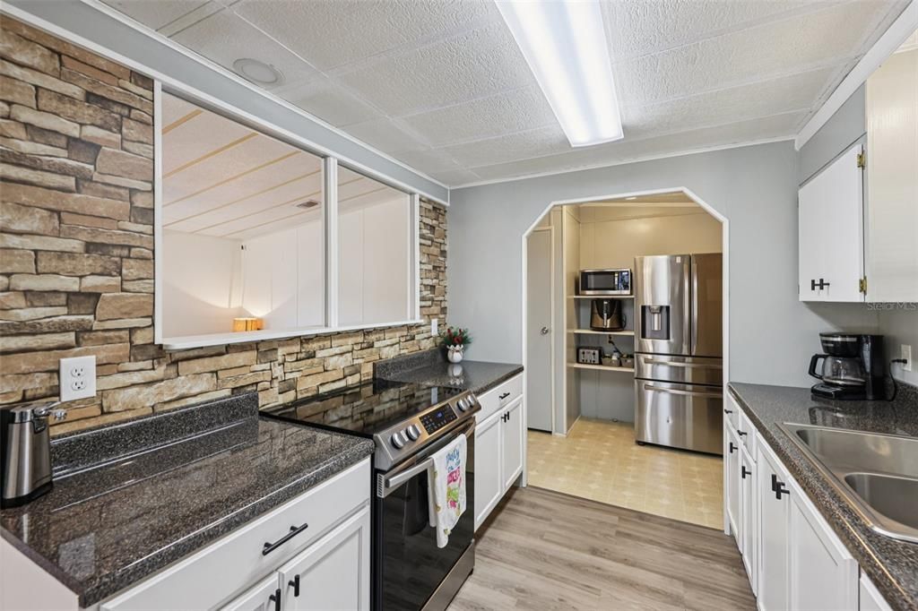 For Sale: $121,000 (2 beds, 2 baths, 1243 Square Feet)