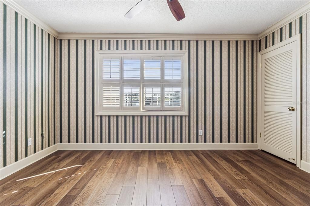 For Sale: $325,000 (3 beds, 2 baths, 1557 Square Feet)