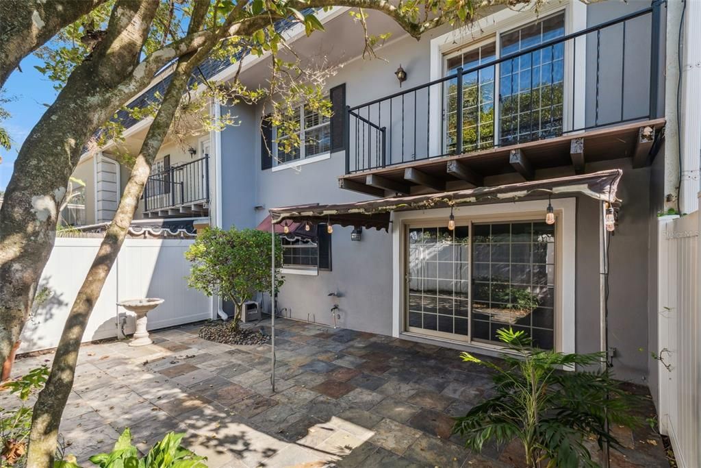 For Sale: $325,000 (3 beds, 2 baths, 1557 Square Feet)