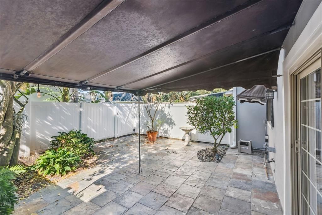 For Sale: $325,000 (3 beds, 2 baths, 1557 Square Feet)