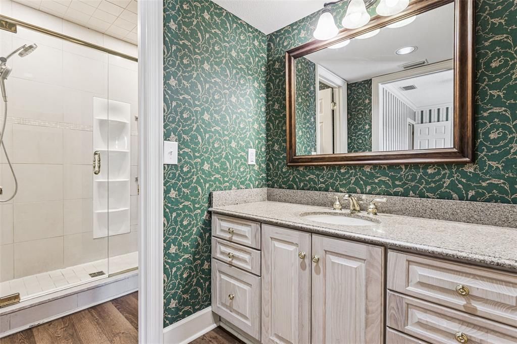 For Sale: $325,000 (3 beds, 2 baths, 1557 Square Feet)