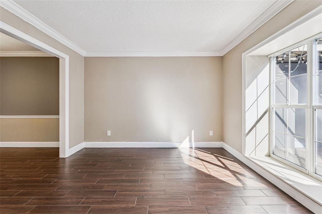 For Sale: $325,000 (3 beds, 2 baths, 1557 Square Feet)