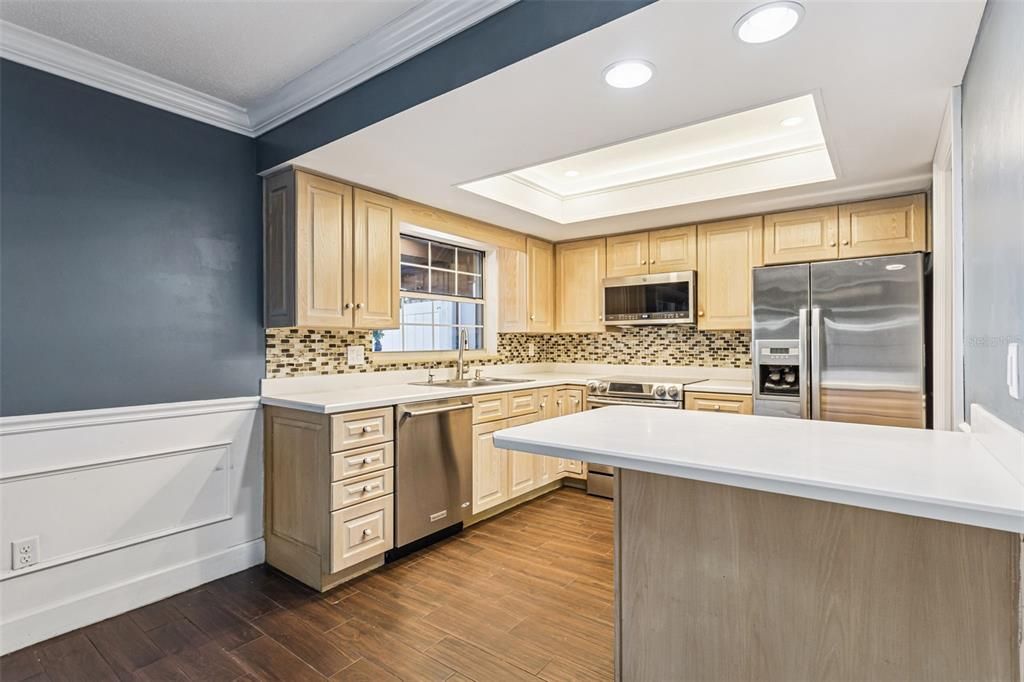 For Sale: $325,000 (3 beds, 2 baths, 1557 Square Feet)