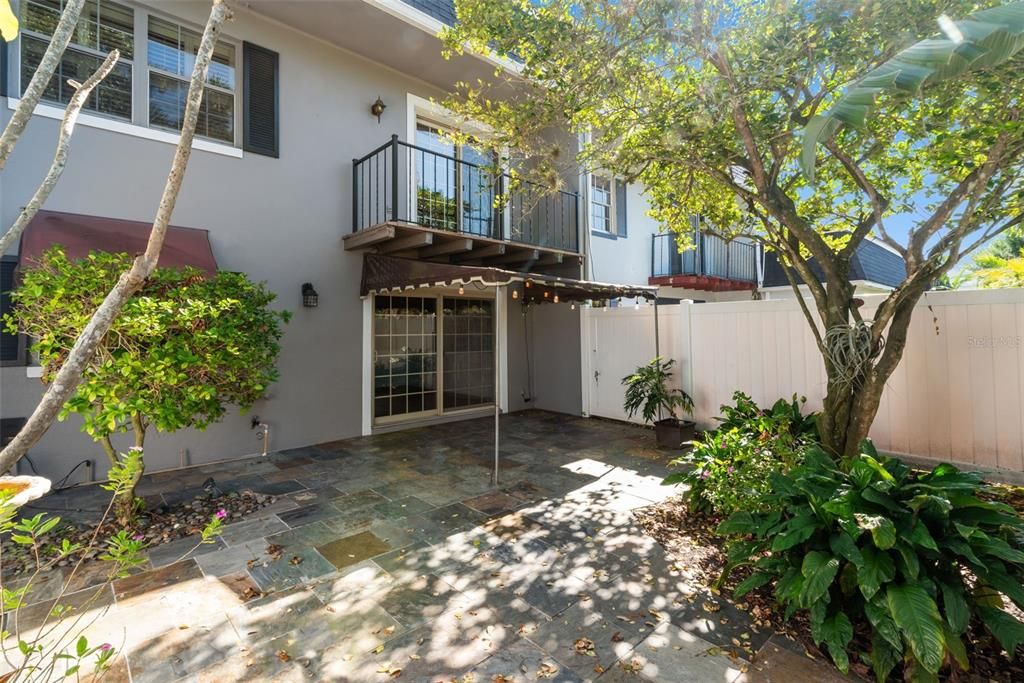 For Sale: $325,000 (3 beds, 2 baths, 1557 Square Feet)