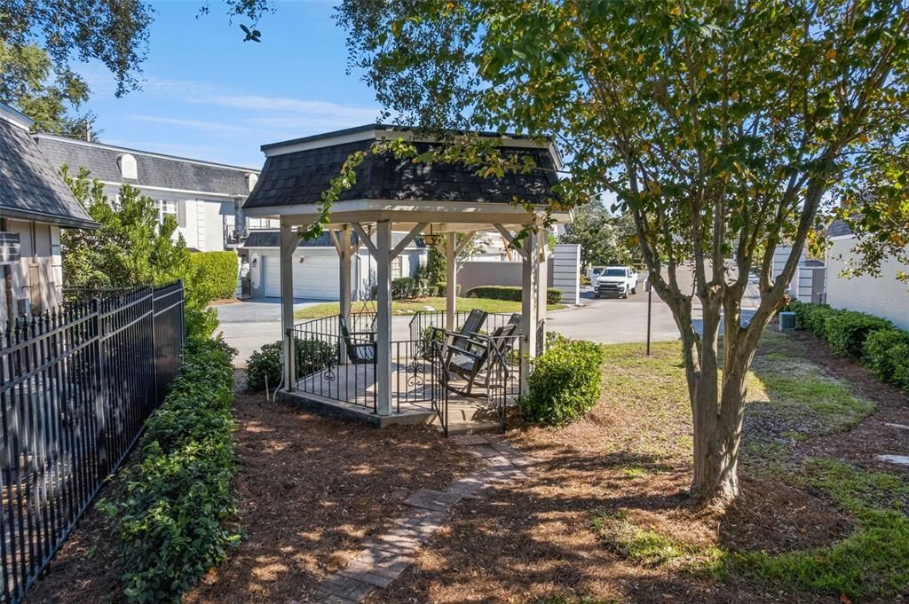 For Sale: $325,000 (3 beds, 2 baths, 1557 Square Feet)