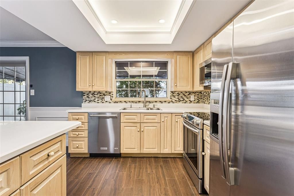 For Sale: $325,000 (3 beds, 2 baths, 1557 Square Feet)