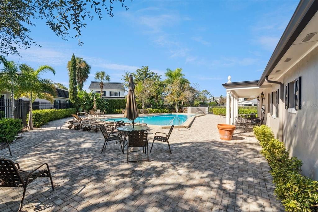 For Sale: $325,000 (3 beds, 2 baths, 1557 Square Feet)