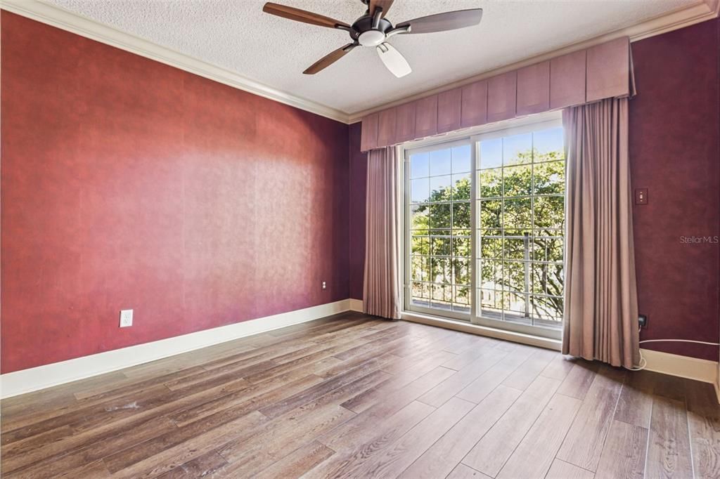 For Sale: $325,000 (3 beds, 2 baths, 1557 Square Feet)