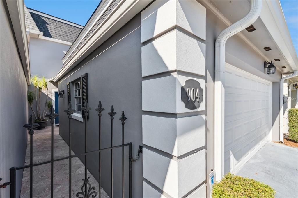 For Sale: $325,000 (3 beds, 2 baths, 1557 Square Feet)