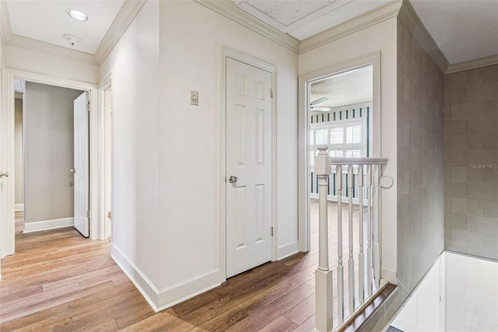 For Sale: $325,000 (3 beds, 2 baths, 1557 Square Feet)