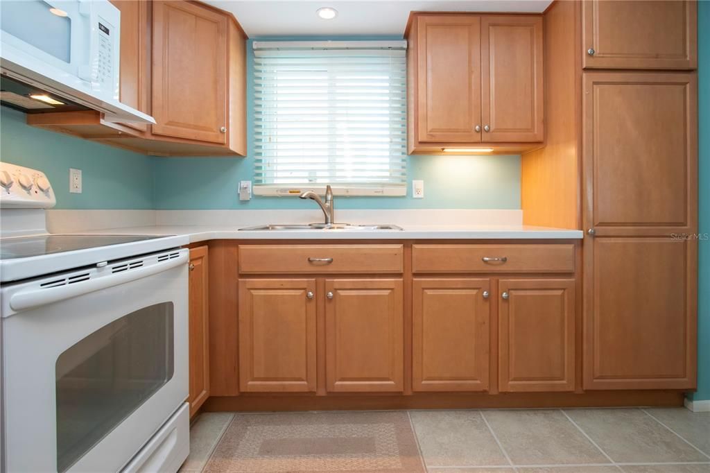 En Venta: $219,000 (2 camas, 2 baños, 1055 Pies cuadrados)